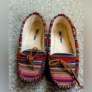 Minnetonka slippers - fun print